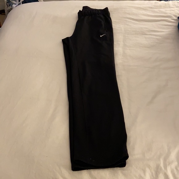 Nike women’s sweatpants - Picture 2 of 2